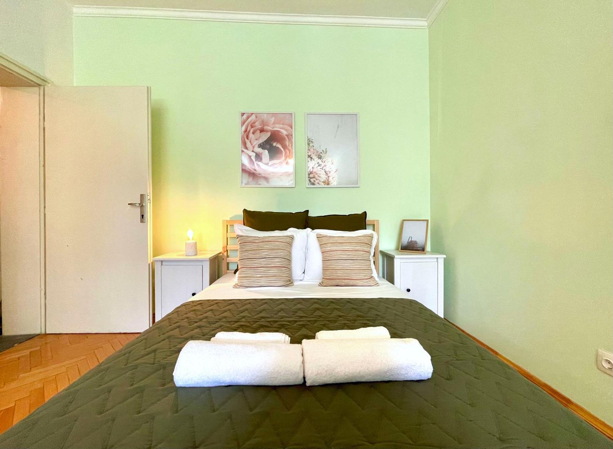 Bohemian Bright & Calm 2Br - Top Center - Private Balcony Sofya Dış mekan fotoğraf