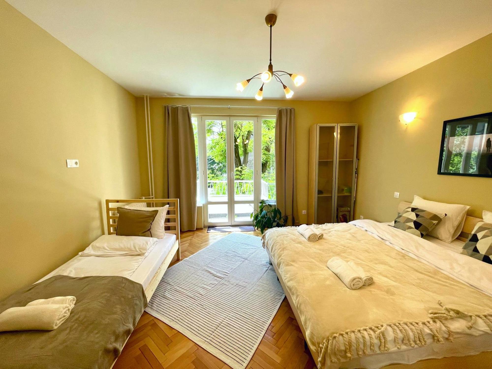 Bohemian Bright & Calm 2Br - Top Center - Private Balcony Sofya Dış mekan fotoğraf