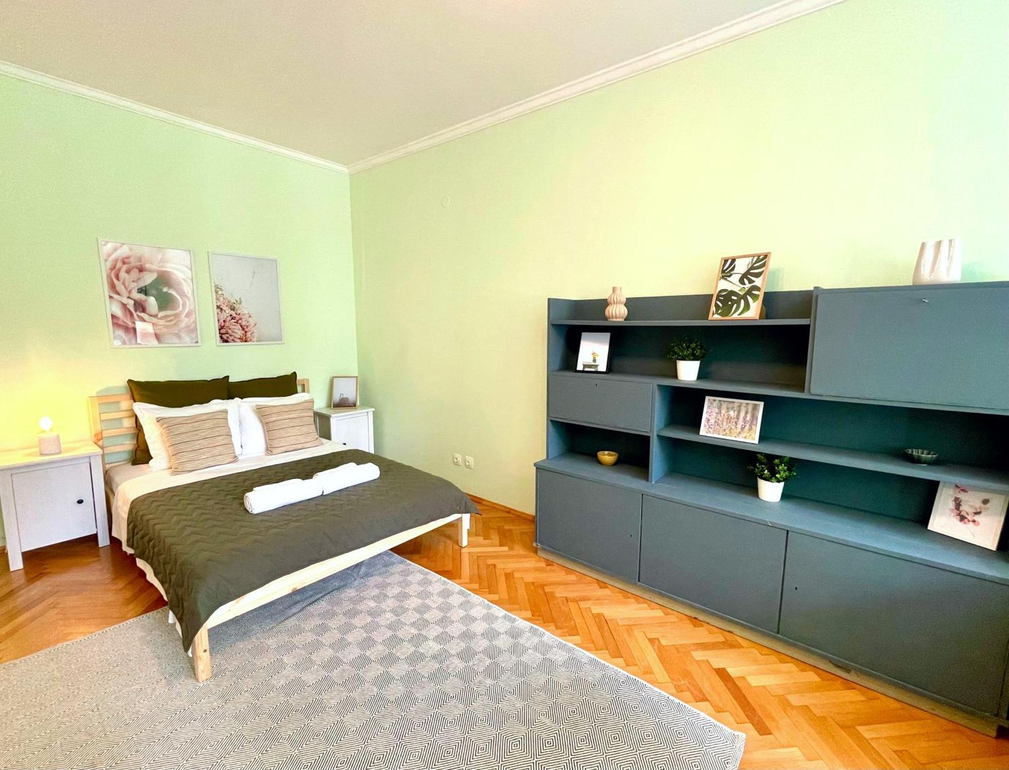 Bohemian Bright & Calm 2Br - Top Center - Private Balcony Sofya Dış mekan fotoğraf
